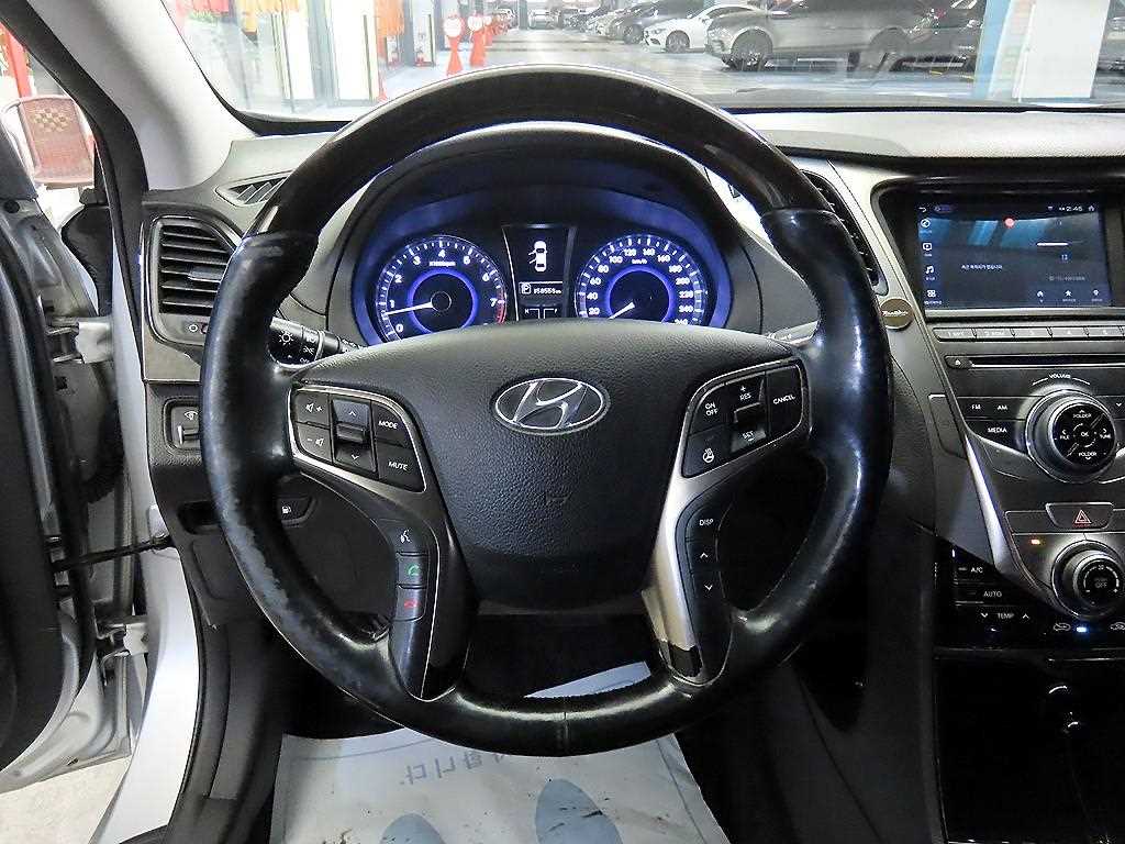 HYUNDAI Grandeur - Vista 8