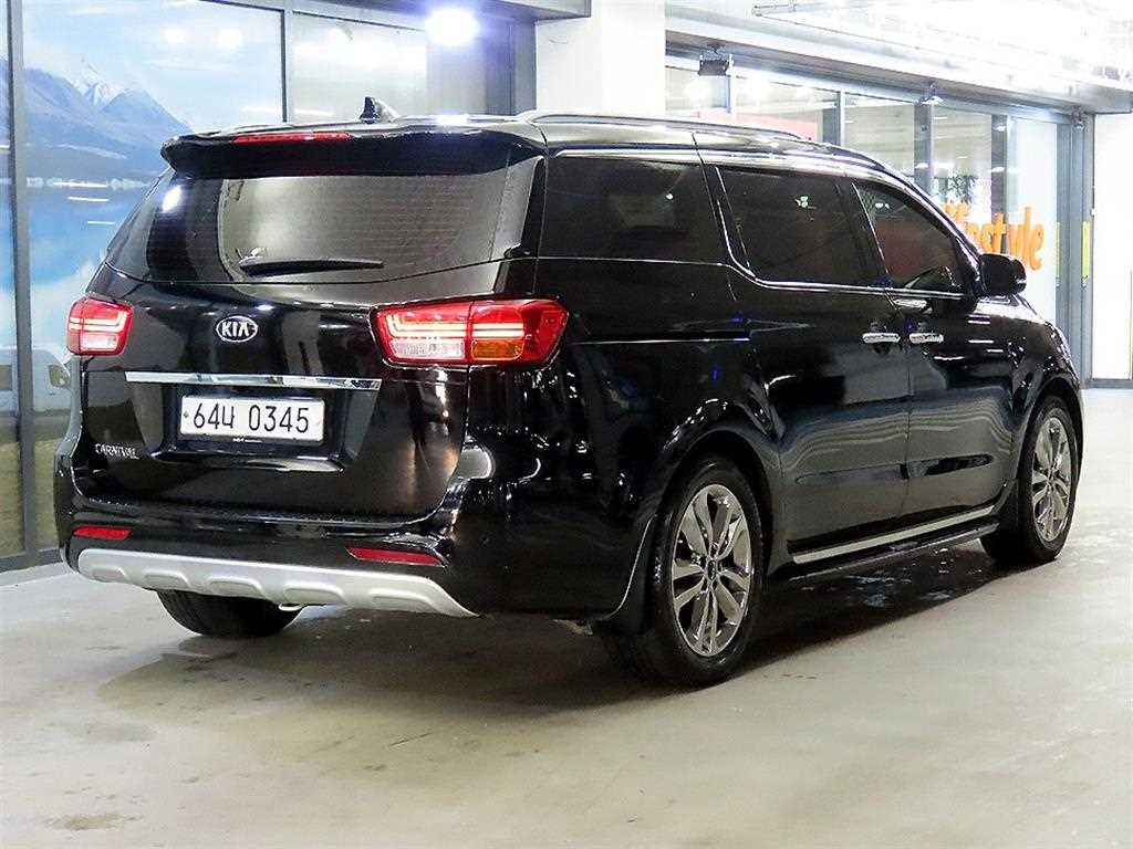 KIA Carnival - Vista 4