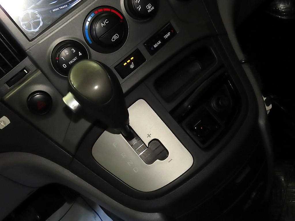 HYUNDAI Starex - Vista 12