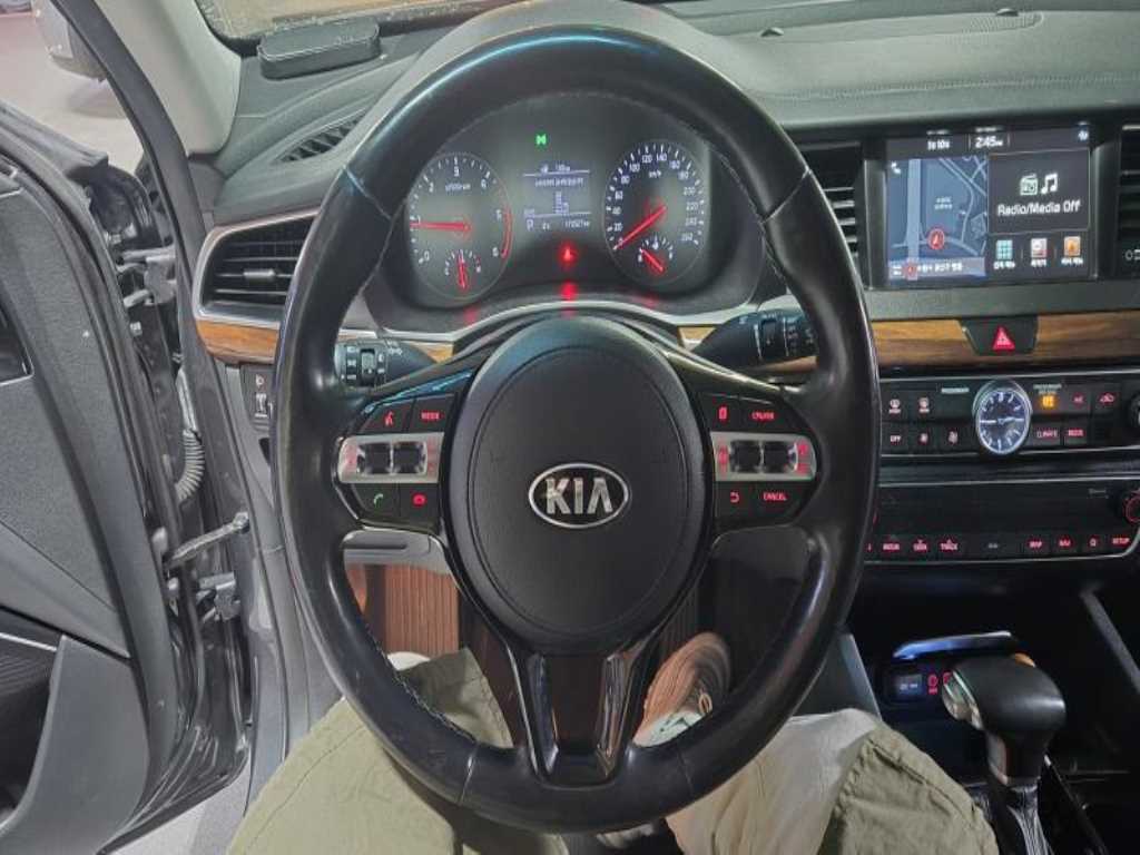 KIA K7 - Vista 10