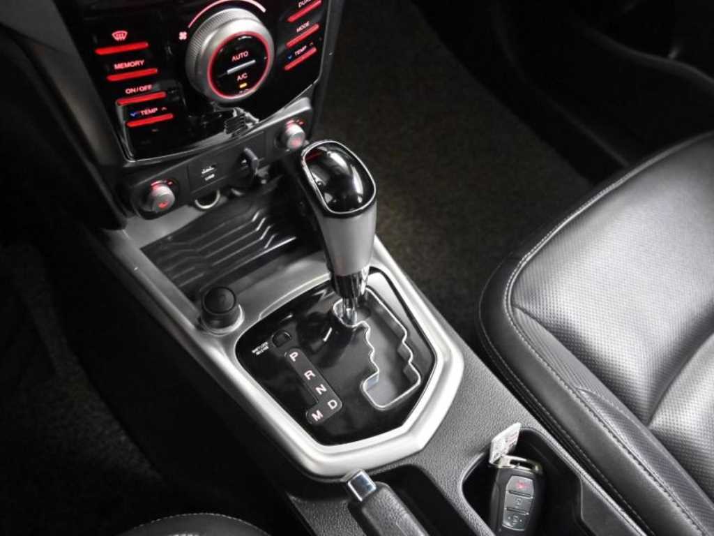 Ssangyong Tivoli - Vista 9