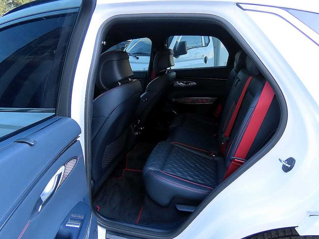 Genesis GV70 - Vista 6