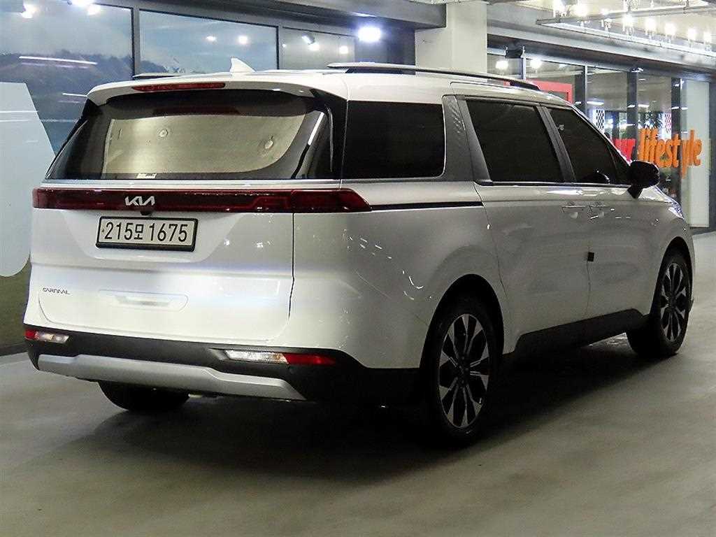 KIA Carnival - Vista 4