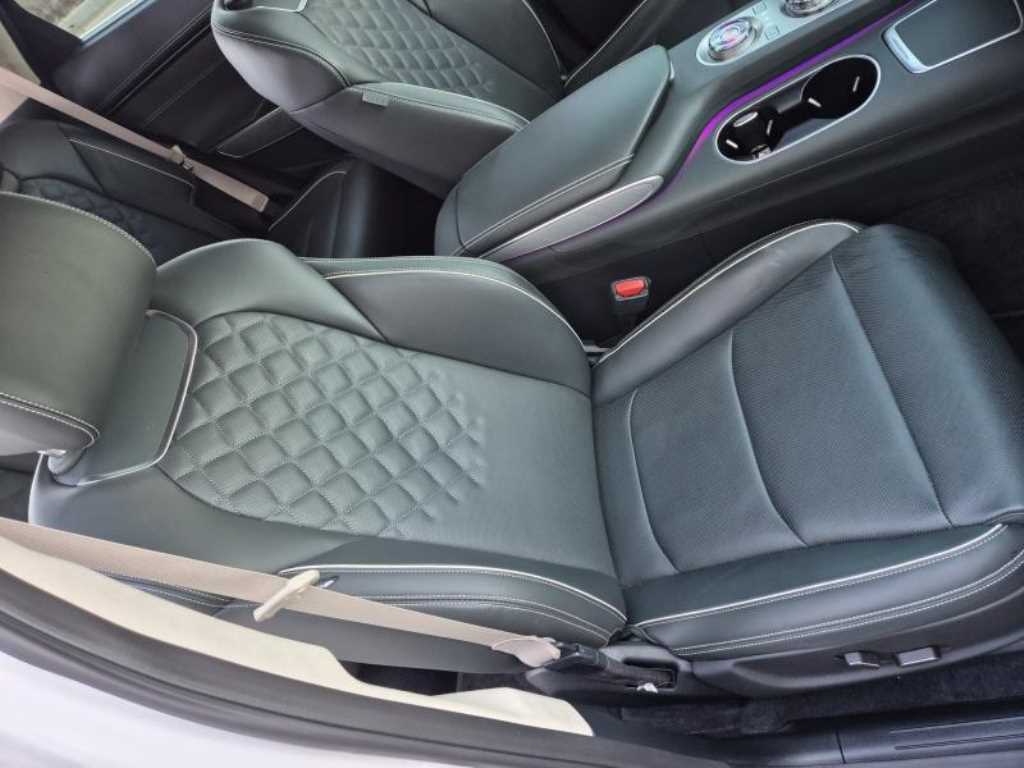 Genesis GV70 - Vista 9