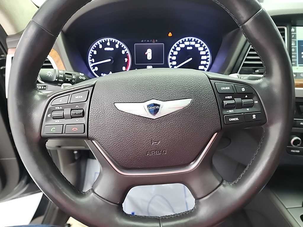 HYUNDAI Genesis - Vista 9