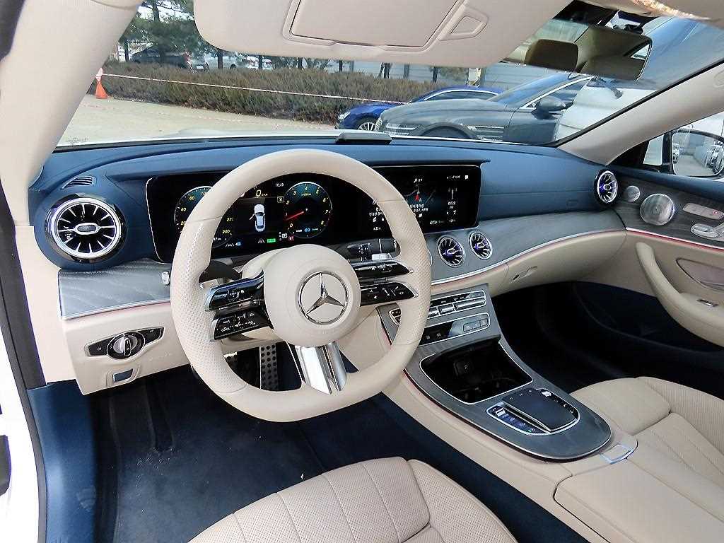 Mercedes Benz E class - Vista 7