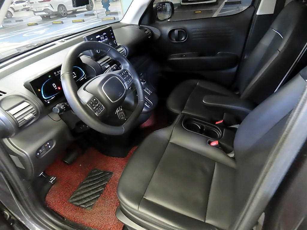 HYUNDAI Casper - Vista 10