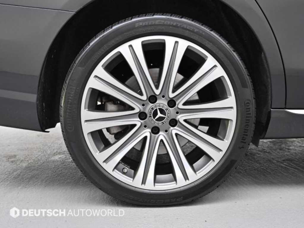 Mercedes Benz E class - Vista 5