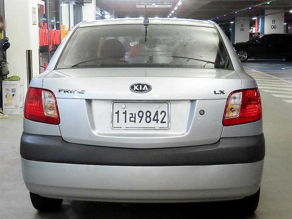 KIA Pride - Vista 5