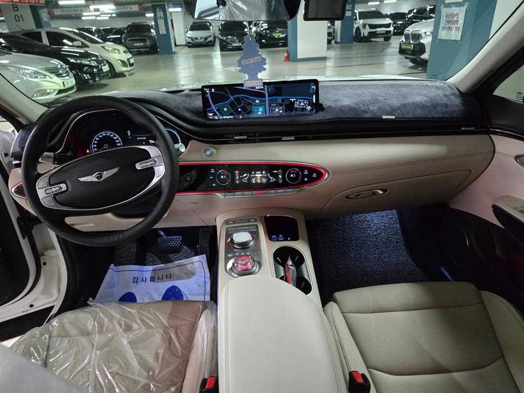 Genesis GV70 - Vista 7