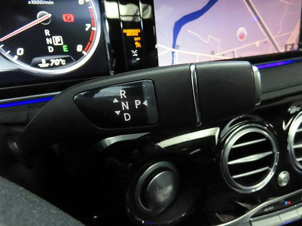 Mercedes Benz S Class - Vista 12