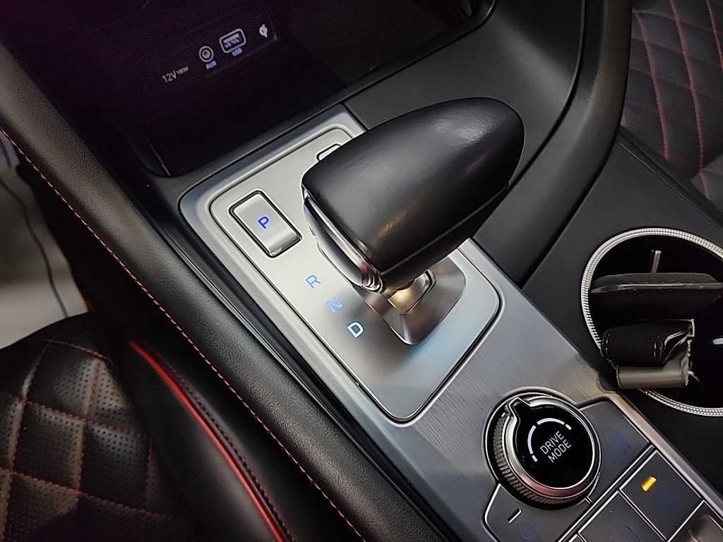 Genesis G70 - Vista 8