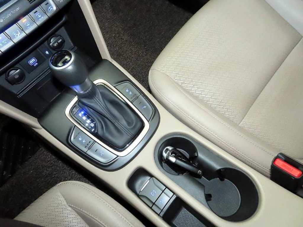 HYUNDAI Kona - Vista 12