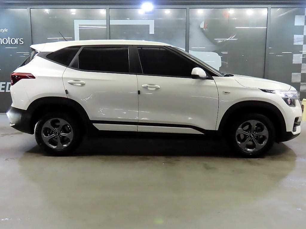 KIA Seltos - Vista 3