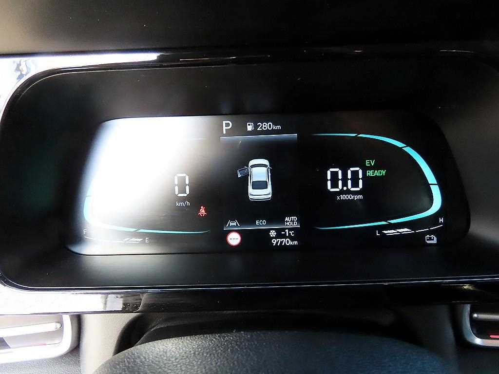 HYUNDAI Avante - Vista 9