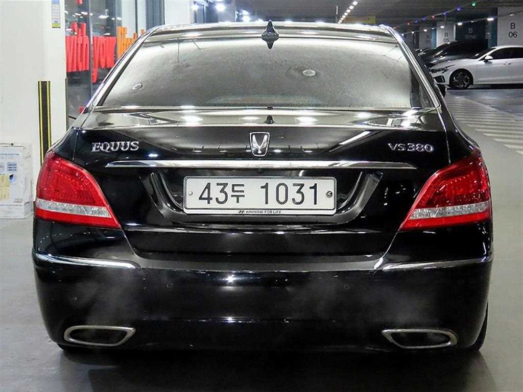 HYUNDAI Equus - Vista 5