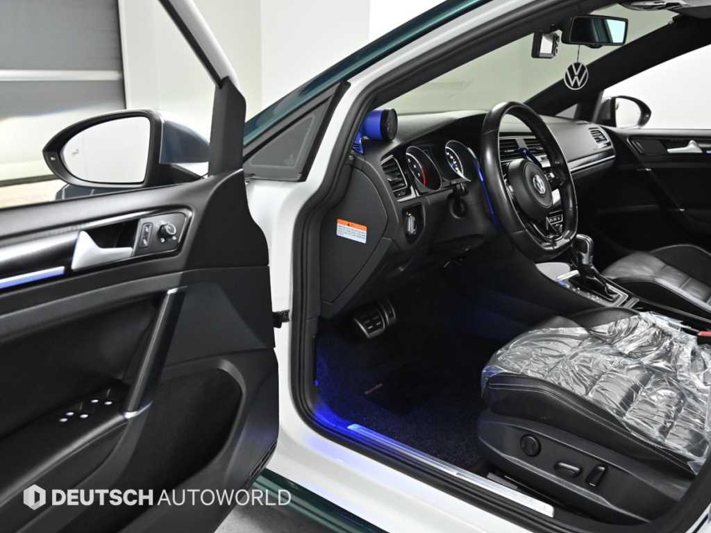 Volkswagen Golf - Vista 11