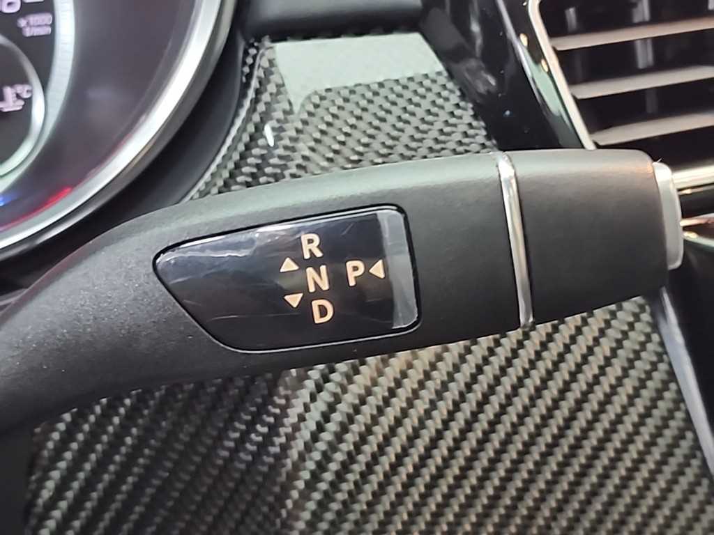 Mercedes Benz GLE Class - Vista 8