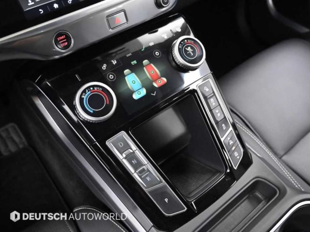 Jaguar I-PACE - Vista 9