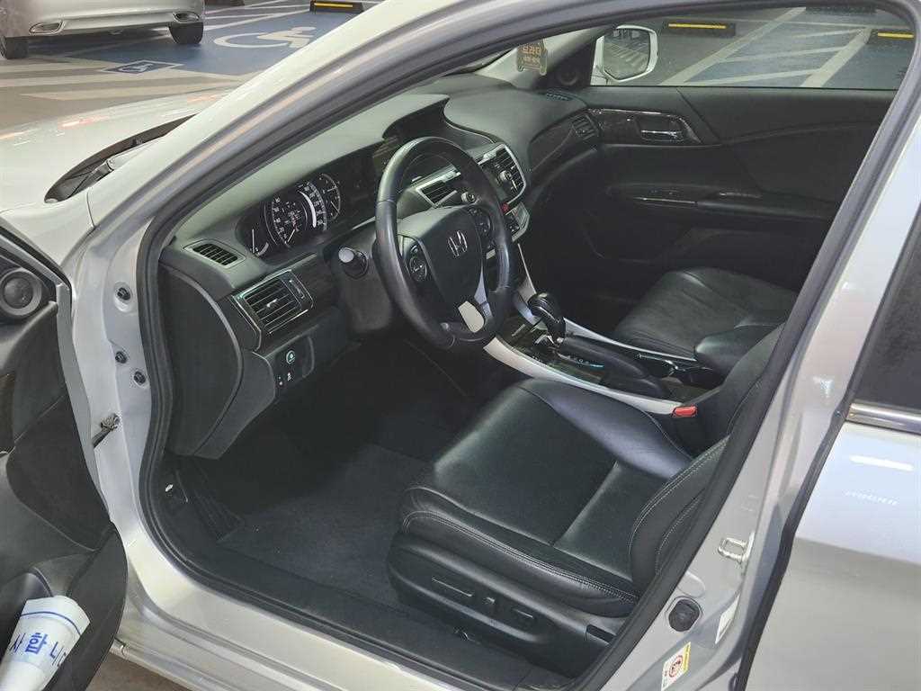 Honda Accord - Vista 7