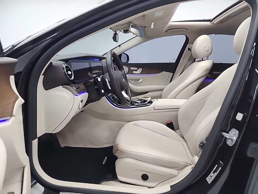 Mercedes Benz E class - Vista 11