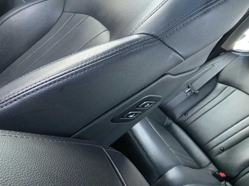 HYUNDAI Genesis - Vista 12