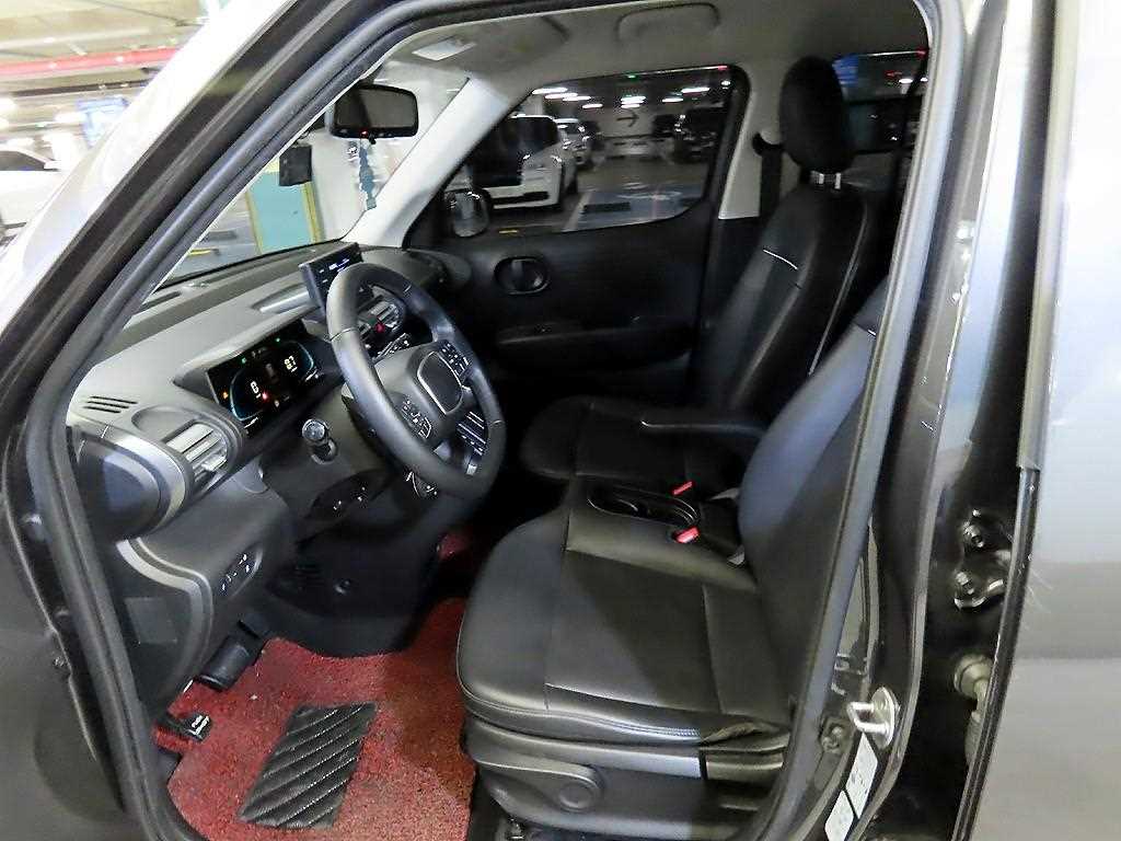 HYUNDAI Casper - Vista 6