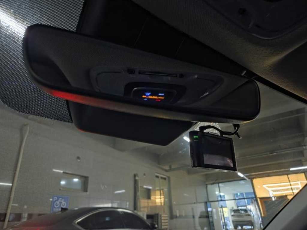 HYUNDAI Avante - Vista 5