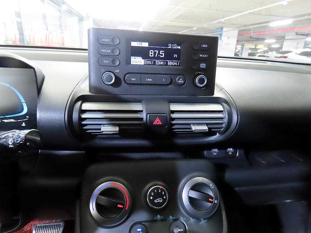 HYUNDAI Casper - Vista 11