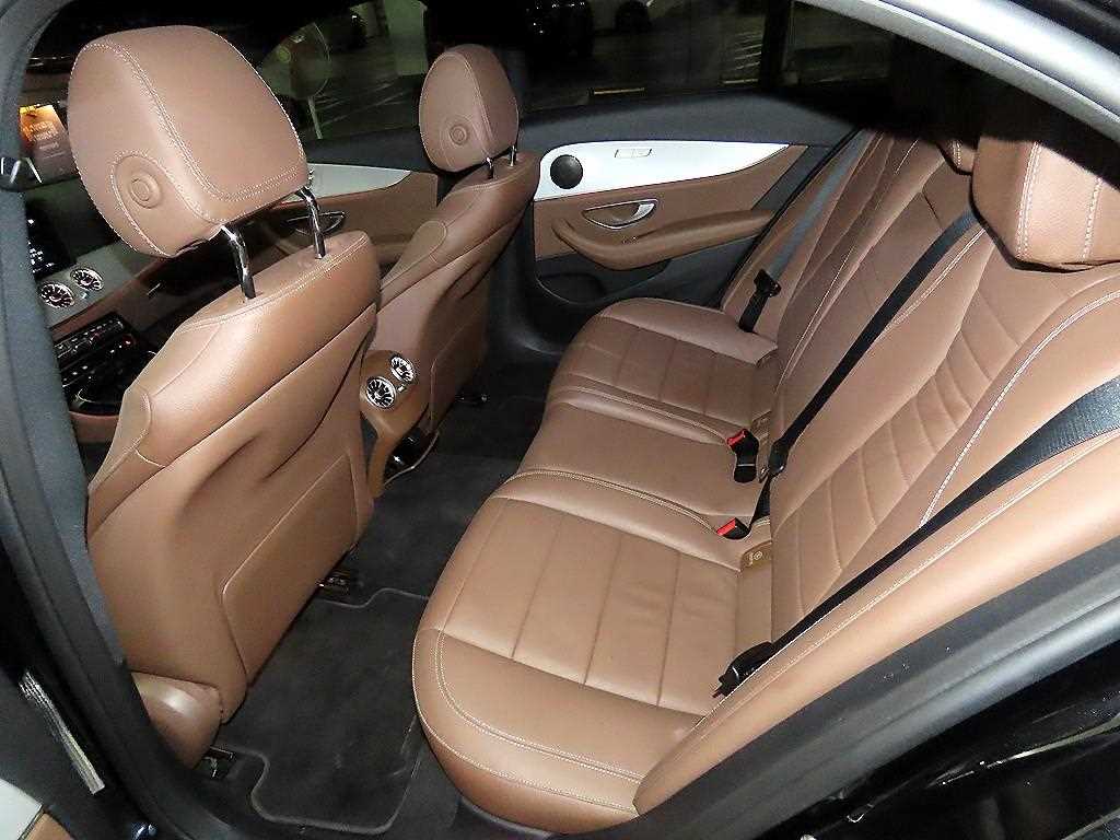 Mercedes Benz E class - Vista 7