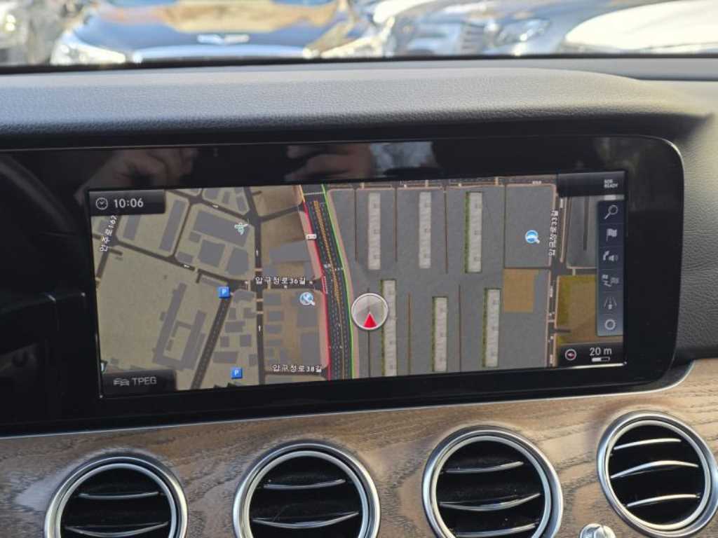 Mercedes Benz E class - Vista 11