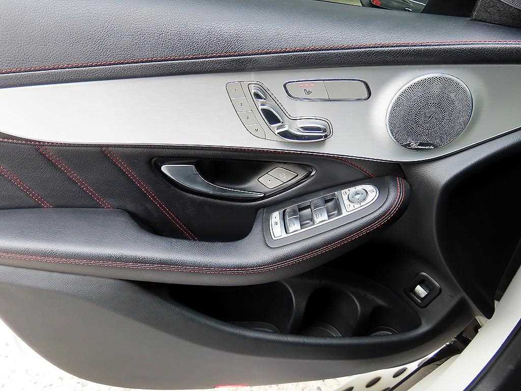 Mercedes Benz GLC Class - Vista 12