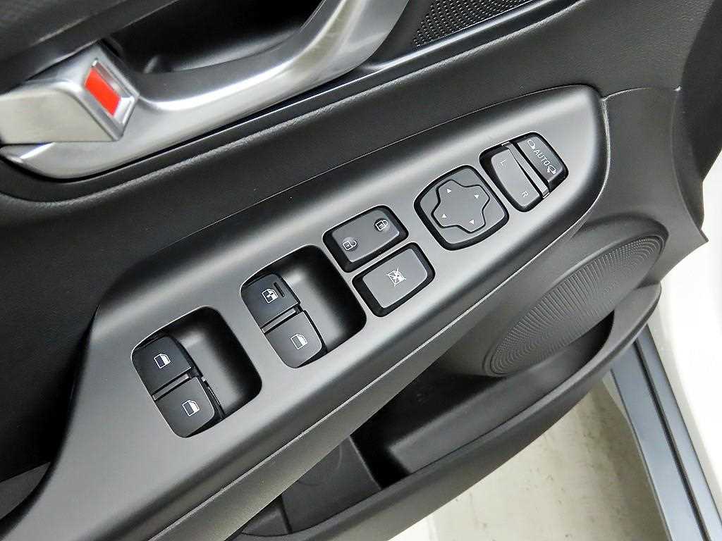 HYUNDAI Kona - Vista 11