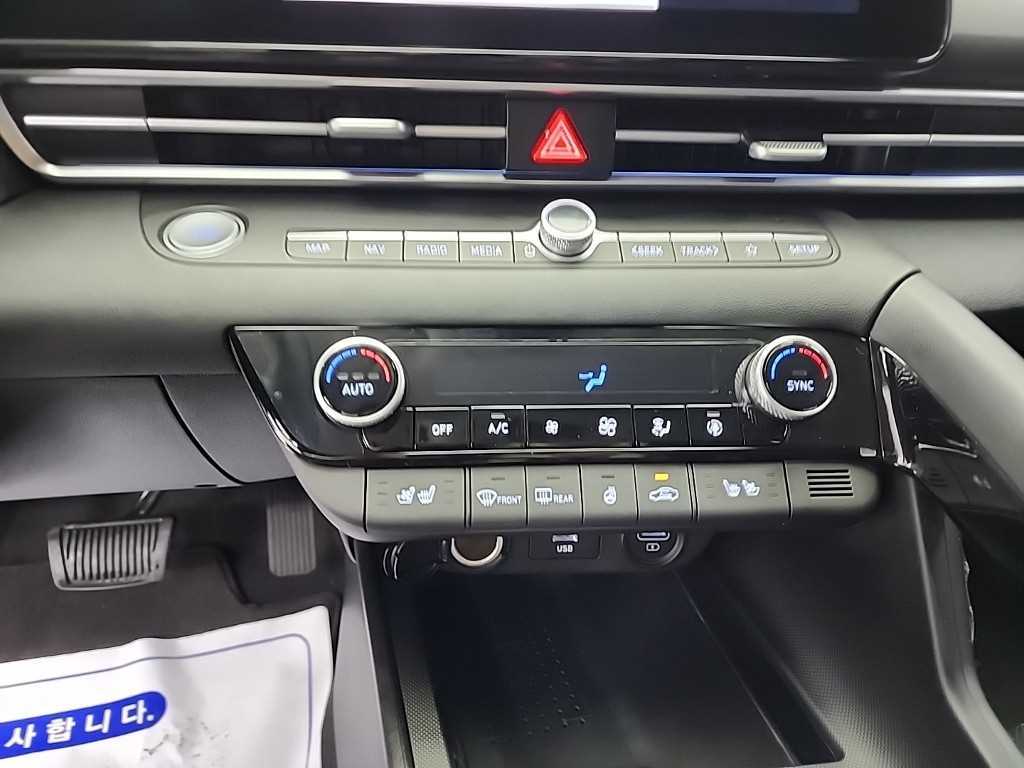 HYUNDAI Avante - Vista 10