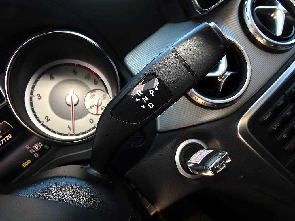 Mercedes Benz GLA Class - Vista 9