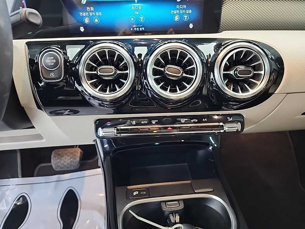 Mercedes Benz A Class - Vista 10