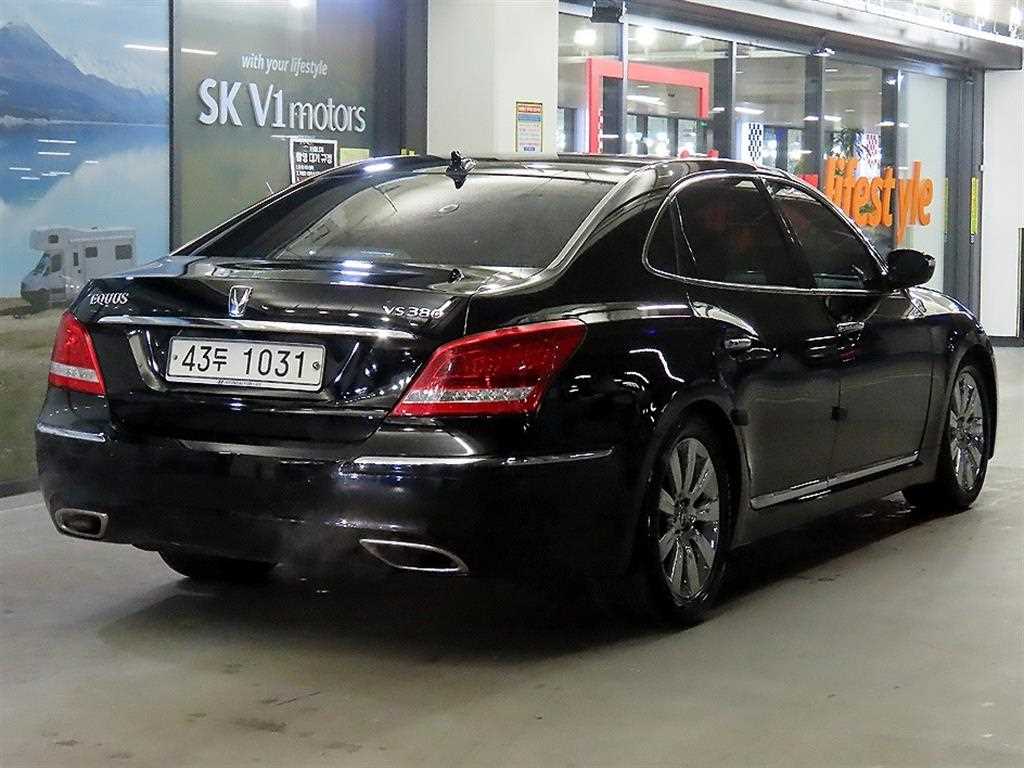 HYUNDAI Equus - Vista 4