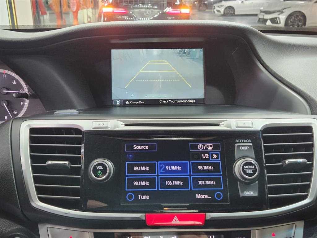 Honda Accord - Vista 11