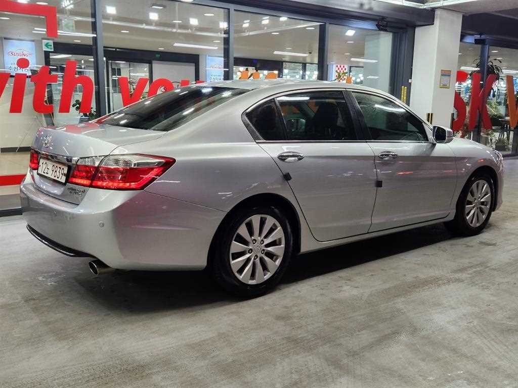 Honda Accord - Vista 4
