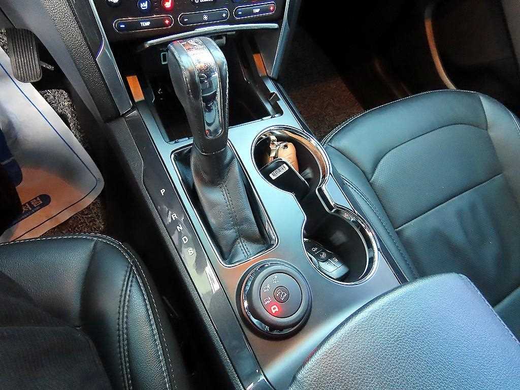 Ford Explorer - Vista 10