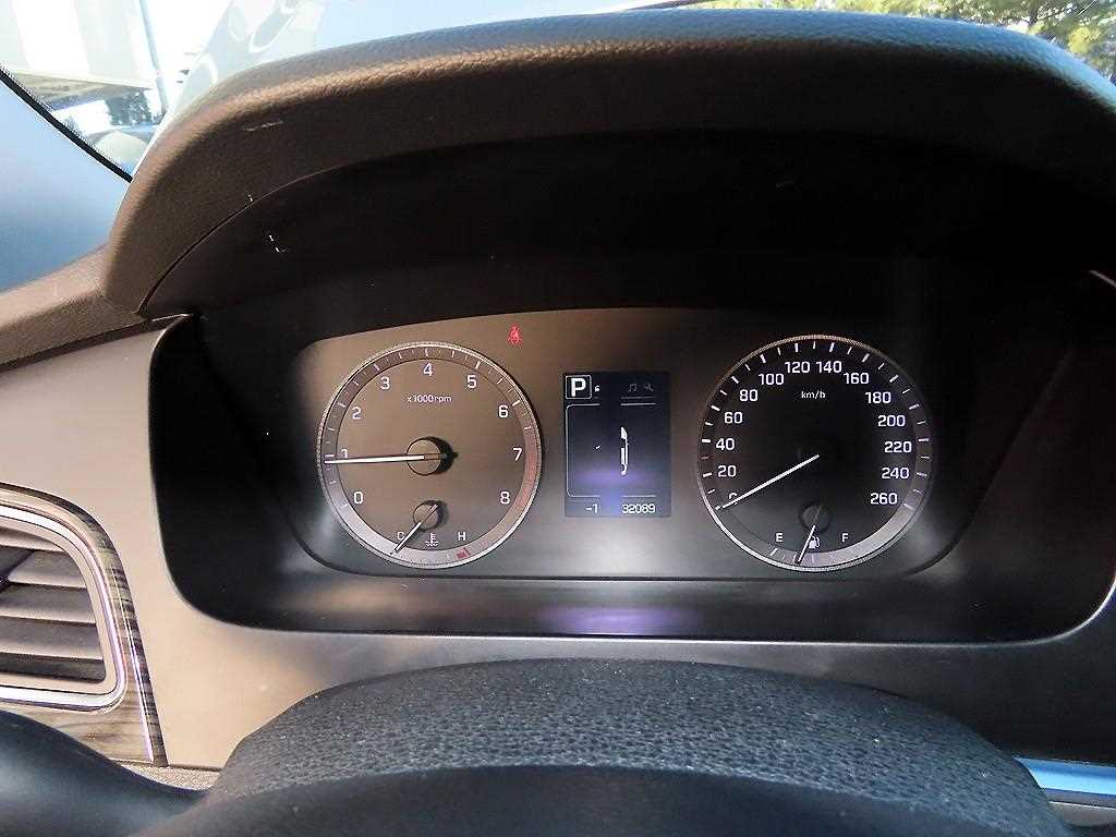 HYUNDAI Sonata - Vista 9