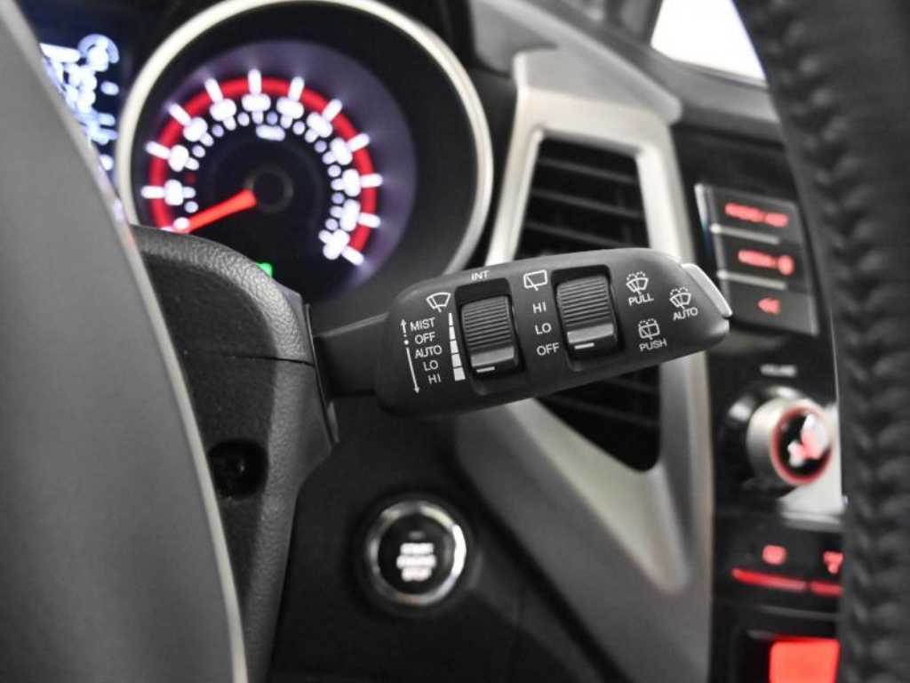 Ssangyong Tivoli 2015 Blanco - Importación desde Corea - HF Imports Iquique - Foto 16