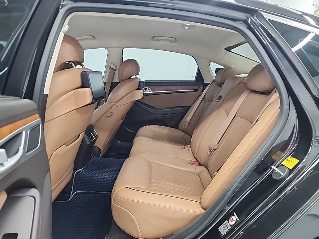 HYUNDAI Genesis - Vista 12