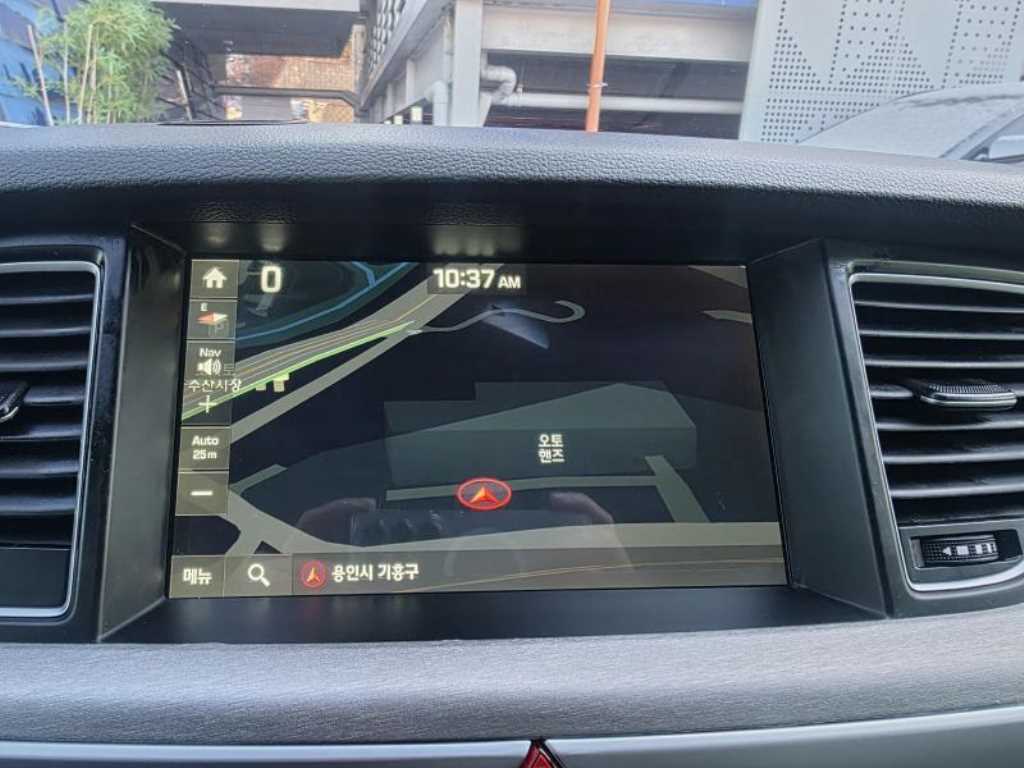 HYUNDAI Genesis - Vista 11