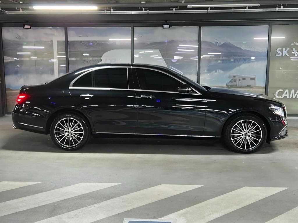 Mercedes Benz E class - Vista 4