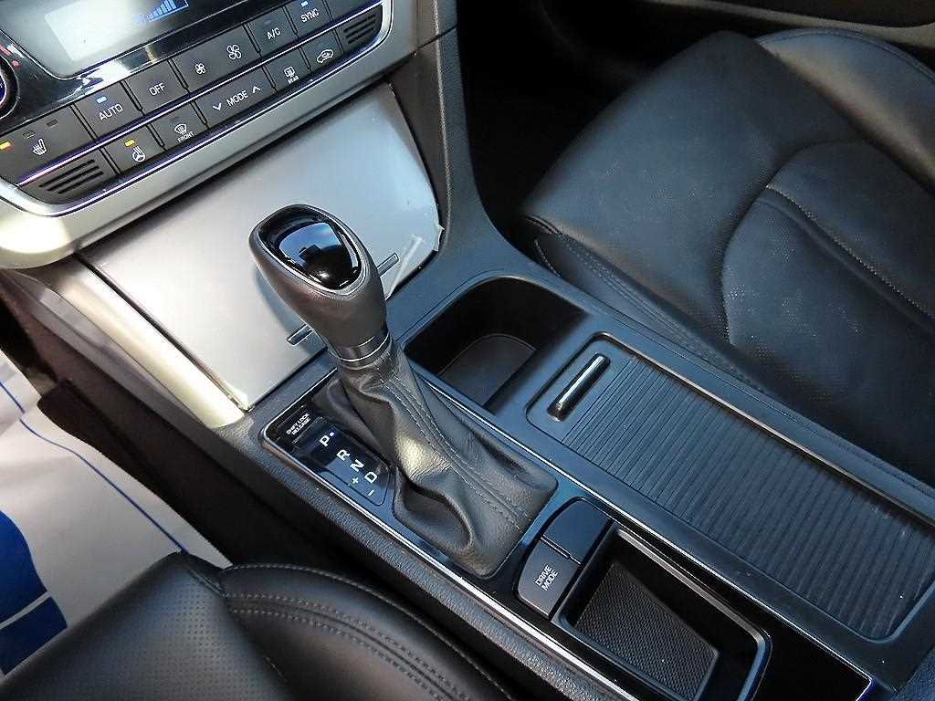 HYUNDAI Sonata - Vista 10