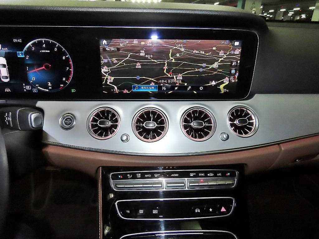 Mercedes Benz E class - Vista 11