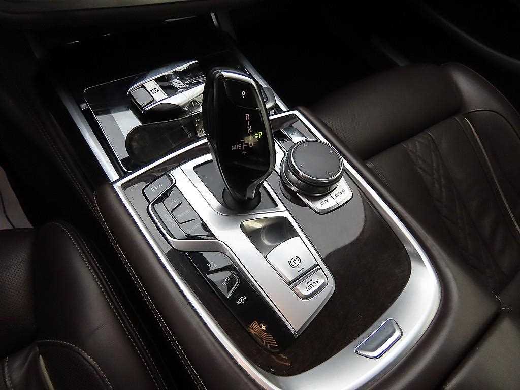 BMW 7 Series - Vista 11