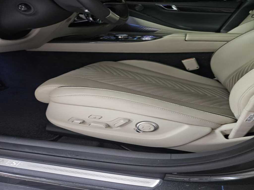 Genesis G80 - Vista 12