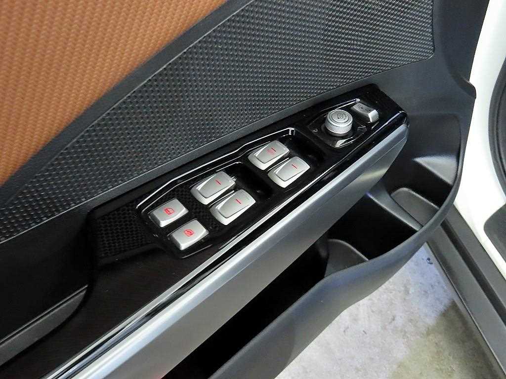 Ssangyong Tivoli 2019 Blanco - Importación desde Corea - HF Imports Iquique - Foto 13